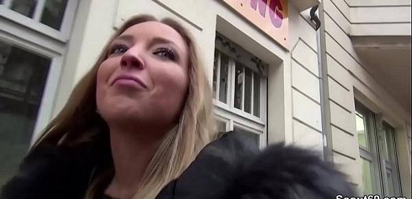 German Scout - Kim Davis (25) in Berlin zum Fick ueberredet